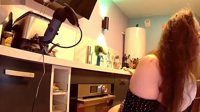 Endrocleia online show from February 27, 2026, 2:01 am