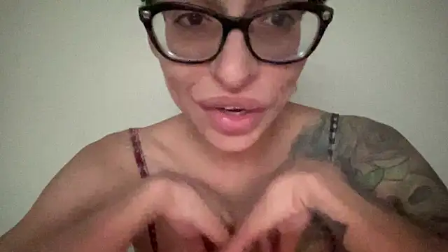Snapshot of myloveforyouu chatting on May 2, 2026, 12:38 am myloveforyouu online show from May 2, 2026, 12:38 am