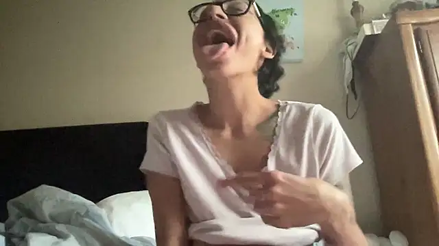 Snapshot of myloveforyouu chatting on April 12, 2026, 2:42 pm myloveforyouu online show from April 12, 2026, 2:42 pm