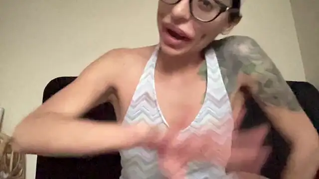 Snapshot of myloveforyouu chatting on March 31, 2026, 1:46 pm myloveforyouu online show from March 31, 2026, 1:46 pm