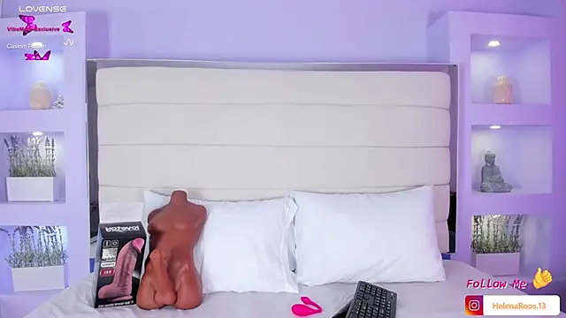 Snapshot of HelenaRoos chatting on November 6, 2025, 7:18 pm HelenaRoos online show from November 6, 2025, 7:18 pm