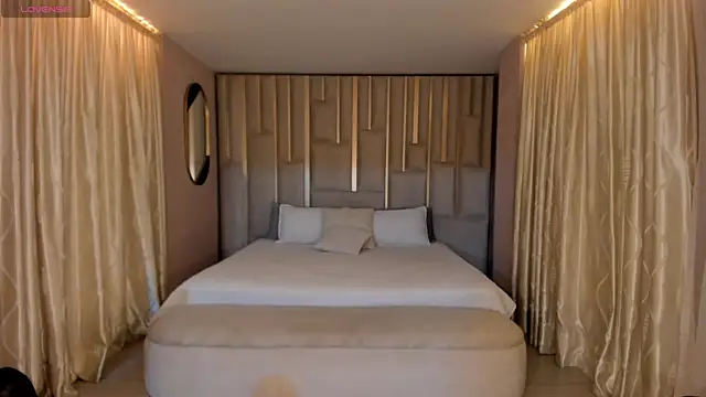 MariaHerrera  online show from December 17, 2025, 12:04 am