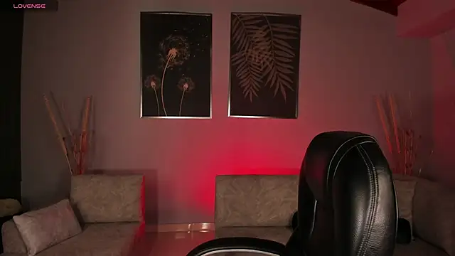 KatieStonne online show from November 1, 2025, 3:57 am