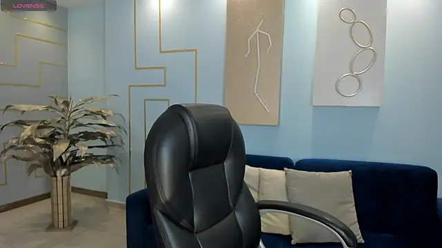 KatieStonne online show from March 11, 2025, 3:04 am