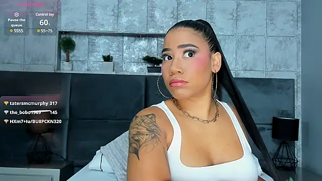 Snapshot of Salome_Diaz_ chatting on March 4, 2025, 1:28 pm Salome Diaz  online show from March 4, 2025, 1:28 pm