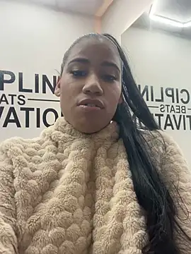 Snapshot of Salome_Diaz_ chatting on November 7, 2025, 4:33 pm Salome Diaz online show from November 7, 2025, 4:33 pm