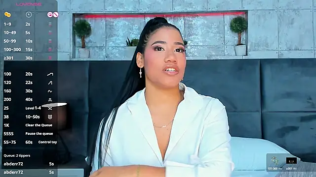 Snapshot of Salome_Diaz_ chatting on February 18, 2025, 10:36 pm Salome Diaz  online show from February 18, 2025, 10:36 pm