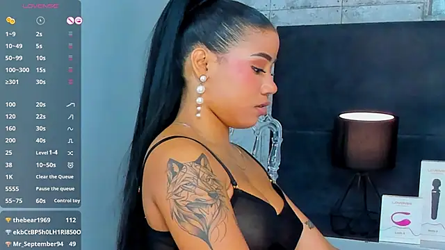 Snapshot of Salome_Diaz_ chatting on February 12, 2025, 4:55 pm Salome Diaz  online show from February 12, 2025, 4:55 pm