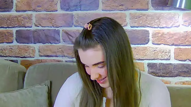 Sofia Hugs online show from May 9, 2026, 6:11 pm