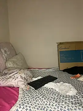 HornyxLadie online show from April 4, 2026, 12:50 am