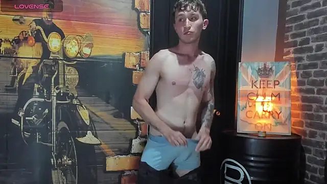 Dylanwhite23  online show from January 7, 2026, 4:39 am