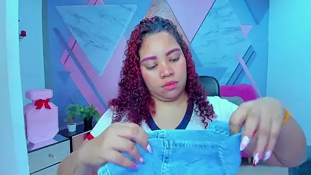 Snapshot of AngelaCoffee chatting on November 14, 2025, 3:32 am AngelaCoffee online show from November 14, 2025, 3:32 am