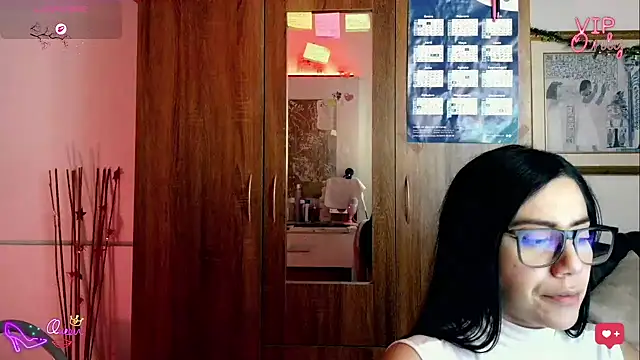 Snapshot of LauGrayJ chatting on January 14, 2026, 12:58 am LauGrayJ online show from January 14, 2026, 12:58 am