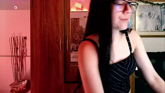 Snapshot of LauGrayJ chatting on January 18, 2026, 11:52 pm LauGrayJ online show from January 18, 2026, 11:52 pm