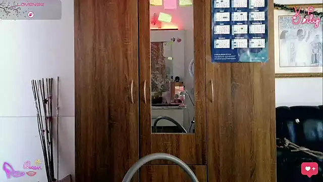 Snapshot of LauGrayJ chatting on February 2, 2026, 5:34 pm LauGrayJ online show from February 2, 2026, 5:34 pm