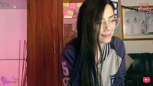 LauGrayJ online show from March 12, 2026, 3:49 pm