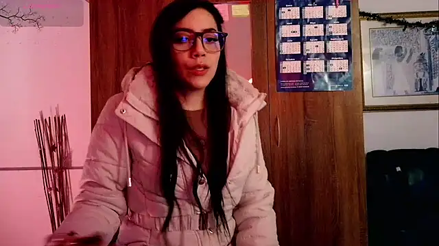 Snapshot of LauGrayJ chatting on February 1, 2026, 2:43 am LauGrayJ online show from February 1, 2026, 2:43 am