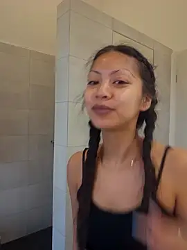 Snapshot of xKimRose chatting on April 5, 2026, 10:11 am xKimRose online show from April 5, 2026, 10:11 am