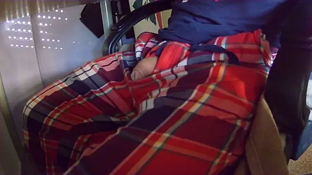 Snapshot of vladimirput4 chatting on December 20, 2024, 8:28 am vladimirput4 online show from December 20, 2024, 8:28 am