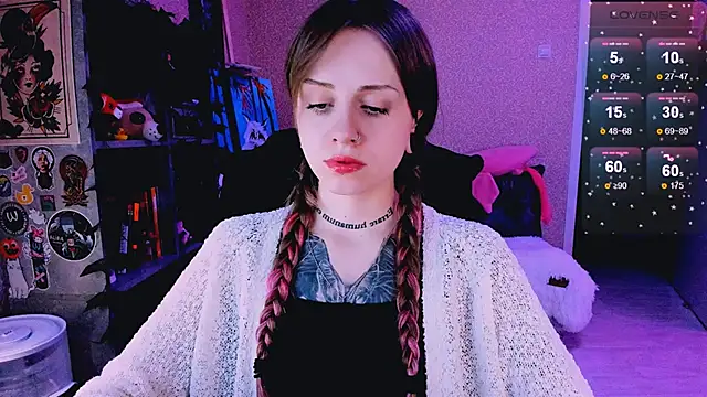 Snapshot of NaniMoore chatting on March 9, 2025, 8:10 pm NaniMoore online show from March 9, 2025, 8:10 pm