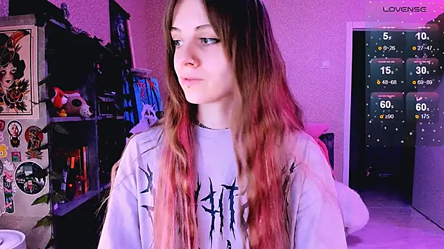 Snapshot of NaniMoore chatting on March 14, 2025, 8:06 pm NaniMoore online show from March 14, 2025, 8:06 pm