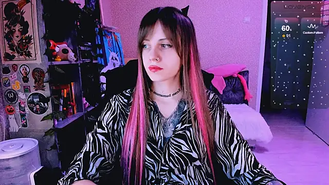 Snapshot of NaniMoore chatting on March 5, 2025, 8:10 pm NaniMoore online show from March 5, 2025, 8:10 pm