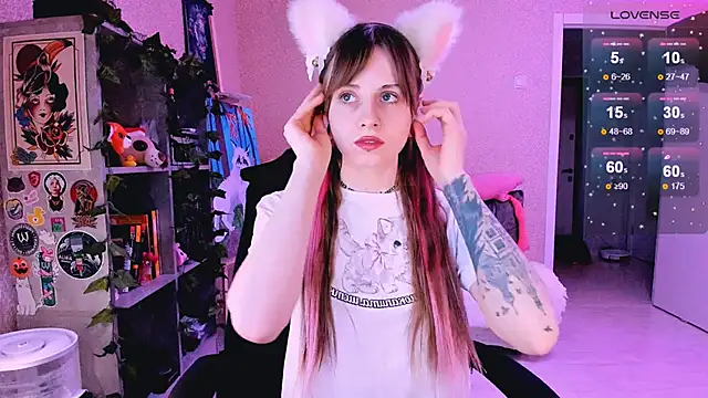 Snapshot of NaniMoore chatting on March 4, 2025, 8:16 pm NaniMoore online show from March 4, 2025, 8:16 pm