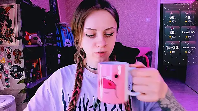 Snapshot of NaniMoore chatting on March 14, 2025, 11:22 pm NaniMoore online show from March 14, 2025, 11:22 pm