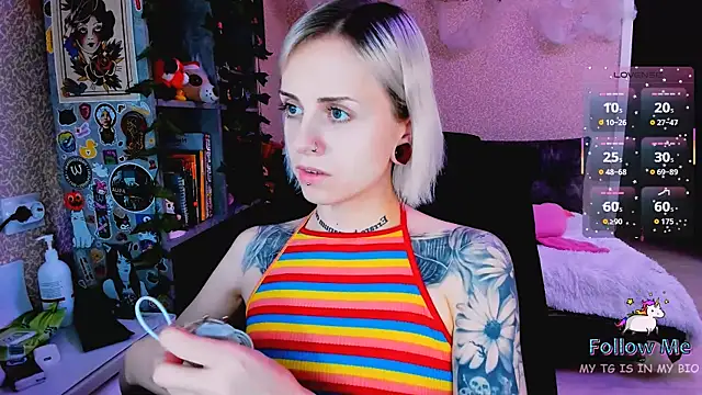 Snapshot of NaniMoore chatting on November 29, 2025, 8:09 pm NaniMoore online show from November 29, 2025, 8:09 pm