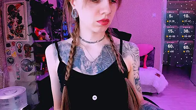 Snapshot of NaniMoore chatting on February 26, 2025, 8:15 pm NaniMoore online show from February 26, 2025, 8:15 pm