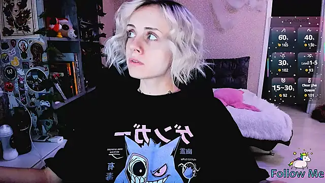 Snapshot of NaniMoore chatting on October 30, 2025, 8:50 pm NaniMoore online show from October 30, 2025, 8:50 pm