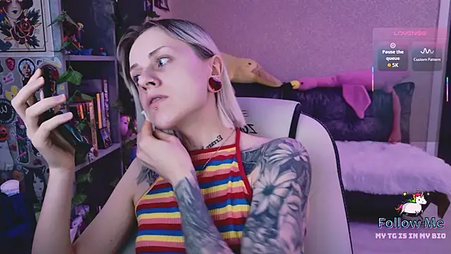 NaniMoore online show from April 4, 2026, 8:15 pm