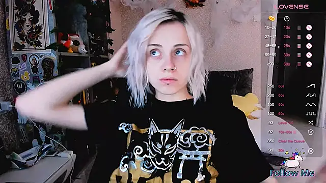 Snapshot of NaniMoore chatting on October 12, 2025, 7:54 am NaniMoore online show from October 12, 2025, 7:54 am