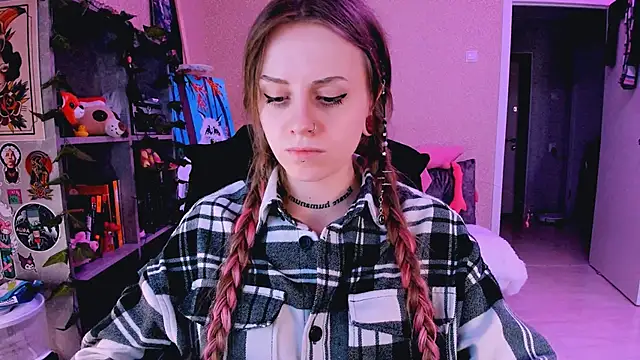 Snapshot of NaniMoore chatting on March 22, 2025, 5:28 am NaniMoore online show from March 22, 2025, 5:28 am