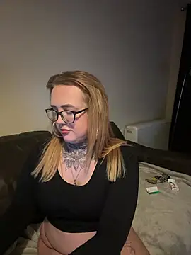 Snapshot of jaymeexx chatting on December 8, 2024, 11:29 pm jaymeexx online show from December 8, 2024, 11:29 pm