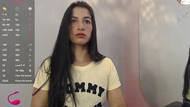 Snapshot of Thayssa_ross chatting on November 7, 2025, 2:54 pm Thayssa ross online show from November 7, 2025, 2:54 pm