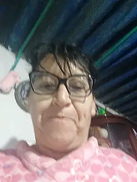 Snapshot of clarita_01 chatting on May 4, 2026, 10:18 am clarita 01 online show from May 4, 2026, 10:18 am