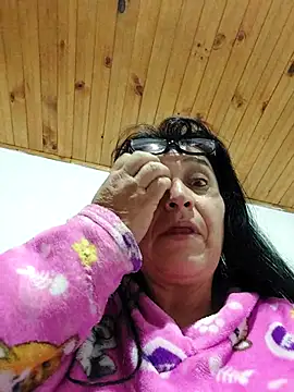 Snapshot of clarita_01 chatting on May 16, 2026, 10:03 am clarita 01 online show from May 16, 2026, 10:03 am