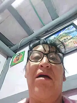 Snapshot of clarita_01 chatting on May 10, 2026, 10:30 am clarita 01 online show from May 10, 2026, 10:30 am