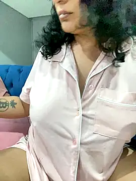 Indianbutter11 online show from November 17, 2025, 7:51 pm