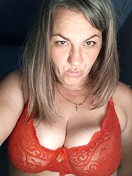 Ant0nina online show from September 24, 2025, 9:43 pm