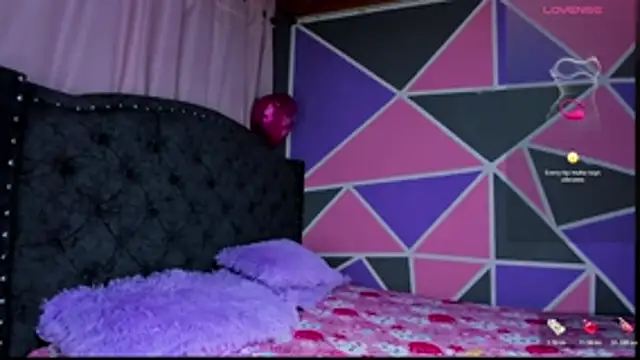 Snapshot of Emmily_Walker chatting on July 17, 2026, 2:53 am Emmily Walker online show from July 17, 2026, 2:53 am