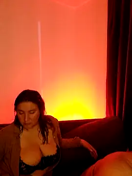 kitty 84 online show from December 18, 2025, 3:22 am