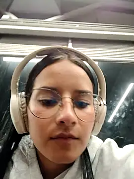  vaness online show from April 14, 2026, 5:34 am