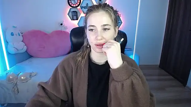 Snapshot of SabrinViolet chatting on April 24, 2026, 8:05 am SabrinViolet online show from April 24, 2026, 8:05 am