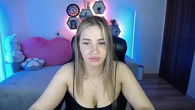 Snapshot of SabrinViolet chatting on May 31, 2026, 8:09 am SabrinViolet online show from May 31, 2026, 8:09 am