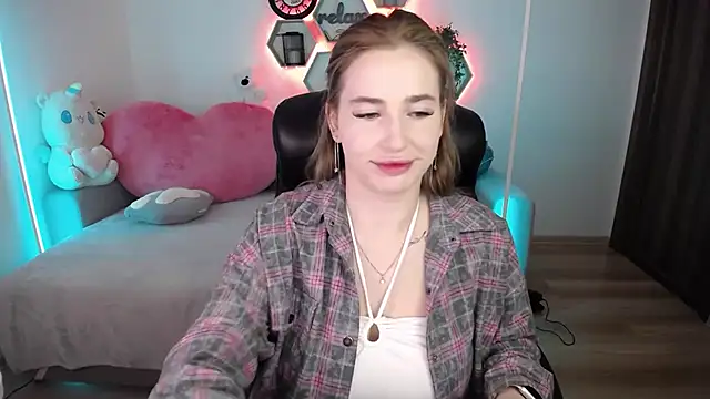 Snapshot of SabrinViolet chatting on April 26, 2026, 8:11 am SabrinViolet online show from April 26, 2026, 8:11 am