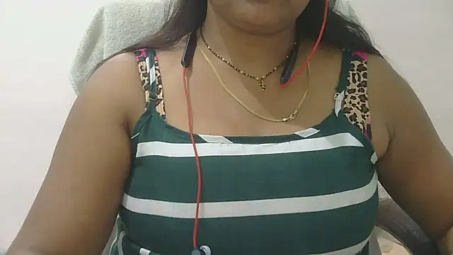 Snapshot of Cute_Ruhi99 chatting on May 7, 2026, 9:34 am Cute Ruhi99 online show from May 7, 2026, 9:34 am