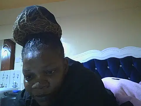 clakemmy250 online show from December 7, 2024, 8:22 pm
