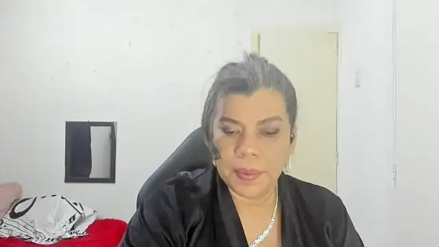 Snapshot of vikyadams chatting on October 8, 2025, 2:57 am vikyadams online show from October 8, 2025, 2:57 am